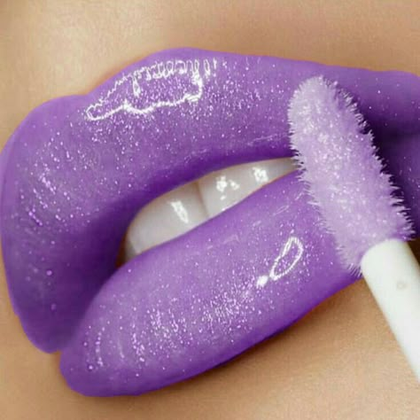 Purple Lipstick Aesthetic, Light Purple Lipstick, Purple Lipstick Makeup, Purple Lips Makeup, Lilac Lipstick, Violet Lipstick, April Aesthetic, Lipstick Aesthetic, Makeup Purple