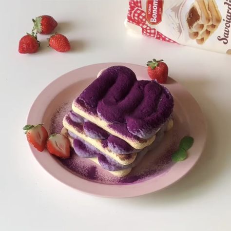 Purple Aesthetic Food, Purple Food Icon Aesthetic, Purple Dessert Aesthetic, Purple Macaroons Aesthetic, Purple Aesthetic Macaroon, Purple Food, Food Wallpaper, Food O, Cute Desserts