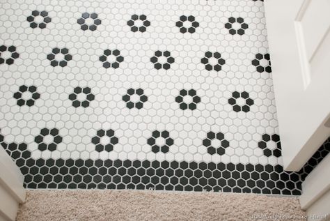 DIY black and white 1" hexagon mosaic floor with flowers Hex Tiles Bathroom, Penny Tiles Bathroom, Hexagon Tile Bathroom, White Hexagon Tiles, Mosaic Bathroom Tile, Tile Floor Living Room, Black White Bathrooms, Hexagon Mosaic Tile, White Bathroom Tiles