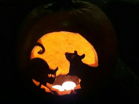 Rat pumpkin Rat Pumpkin Carving, Rat Pumpkin, Pumpkin Pumpkin Carving, Pumpkin Carving Ideas, Pumpkin Carving Patterns, Pumpkin Carvings Stencils, Pumpkin Pumpkin, Carving Patterns, Carving Ideas