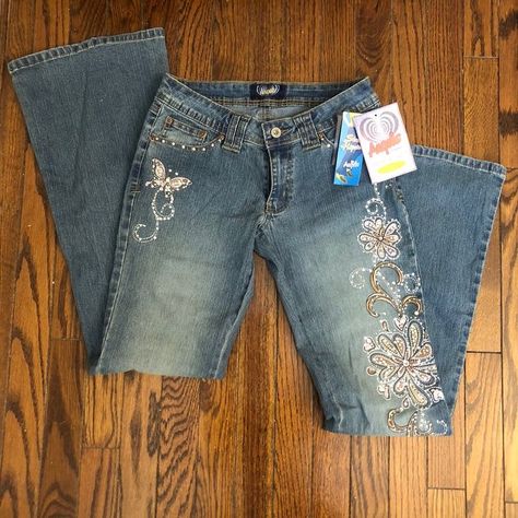 Embroidered Low Rise Jeans, 2000’s Jeans, Embroiderd Jeans, Mcbling Clothing, 2000s Pants, 00s Mode, Rhinestone Jeans, Low Rise Bootcut Jeans, Butterflies And Flowers