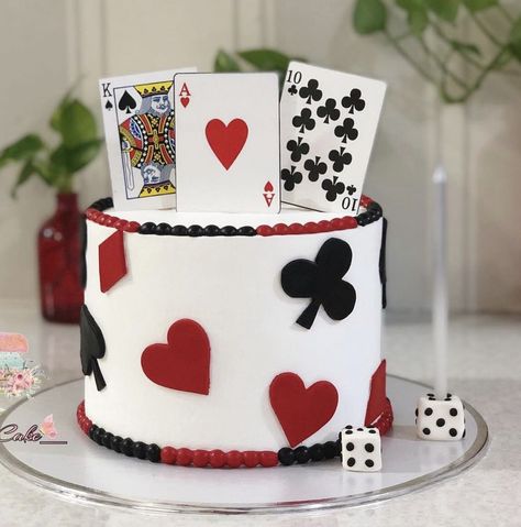 Simple Casino Cake, Vegas Theme Birthday Cake, Las Vegas Birthday Cake, Gambling Cake Ideas, Game Night Cake Ideas, Gambling Birthday Party Ideas, Casino Theme Birthday Cake, Playing Cards Cake Design, Card Cake Ideas