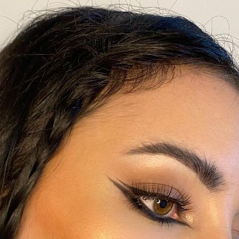 Reverse Eyeliner Make Up, Reverse Cat Eye Eyeliner, Reverse Liner, Undereye Liner, Under Eye Eyeliner, Reverse Cat Eye Makeup, Reverse Eyeliner, Eyeliner Under Eye, Reverse Cat Eye