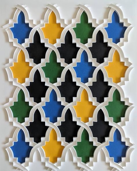 Marocco Pattern, Morocco Pattern, Moroccan Zellige, Glass Painting Designs, Geometric Pattern Art, Islamic Patterns, African Art Paintings, Simple Embroidery Designs, Batik Art