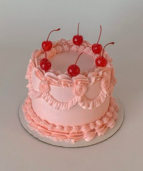 Aesthetic Cake Designs Pink, Aesthetic Cake Circle, Bday Cakes Aesthetic Pink, Cute Circle Cakes, Pink Cherry Cake, Plain Pink Cake, Vintage Circle Cake, Pink Circle Cake, Small Pink Cake