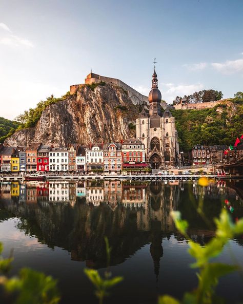 Yannik Gärtner 📷: “Dinant, Belgium // Dinant is a Walloon city and municipality located on the River Meuse, in the Belgian province of Namur. The city's…” Dinant Belgium, London Vacation, Belgium Travel, Sacred Valley, Europe Vacation, Us Destinations, Destination Voyage, Camping Car, Best Cities