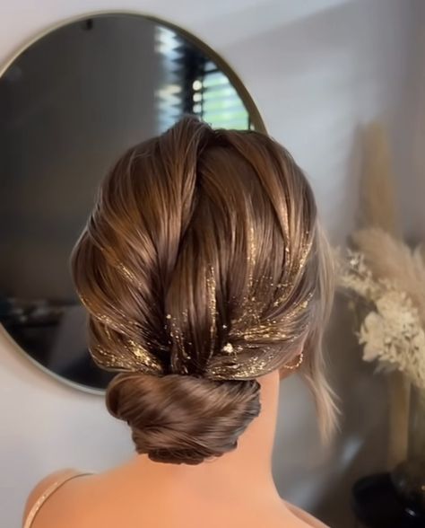 Bridal Hair Glitter, Haircut Styles For Women, Wedding Hair And Makeup, Aesthetic Hair, Bride Hairstyles, Hair Dos, Diy Hairstyles, Up Hairstyles, Hair Looks