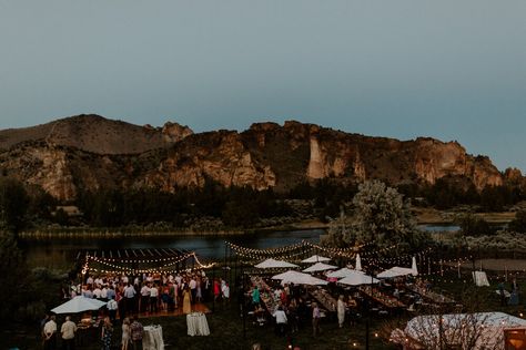 Oregon Landscape, Wedding Venues Oregon, Surfing Pictures, Crater Lake National Park, Pacific Crest Trail, River Falls, Columbia River Gorge, Central Oregon, Mobile Bar