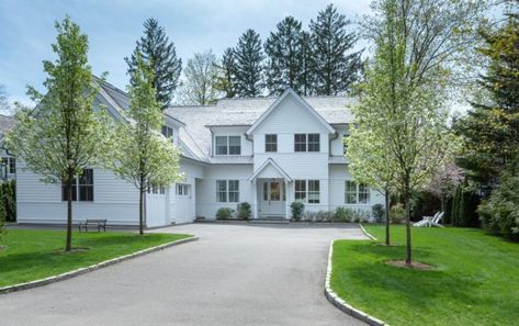 The 20 Best Places to Live in Connecticut Homes In Connecticut, Connecticut Homes, New Canaan Connecticut, Old Greenwich, Country Girl Problems, Country Song Quotes, Country Girl Quotes, Safe Neighborhood, Places To Live