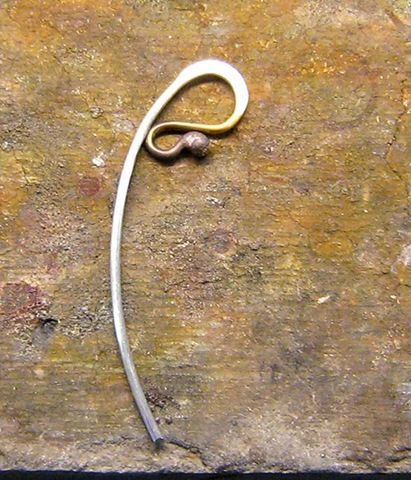 How to make a simple hook clasp - Come fare una chiusura semplice a uncino Jewellery Clasps Ideas, Jewellery Images, Wire Tutorials, Wire Jewelry Tutorial, Wire Work Jewelry, Jewelry Clasps, Jewelry Techniques, Jewelry Making Tutorials, Hook Clasp