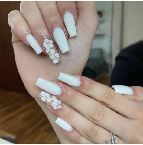 White Bridal Nails, White Wedding Nails, Engagement Nail, White Ombre Nails, Black Ombre Nails, Elegant White Wedding, Red Ombre Nails, Accent Nail Designs, Nail Art Stencils