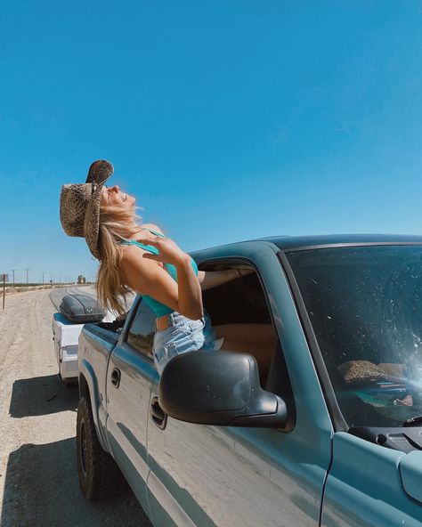 #middleofnowhere #truck #silverado #western #country #fashion Girlfriend Truck Pictures, Pictures With Trucks Photo Ideas, Senior Picture Ideas Truck, Truck Poses For Women, Truck Photoshoot Ideas Women, Truck Pictures Ideas, Poses With Truck, Girls With Trucks, Country Hoco