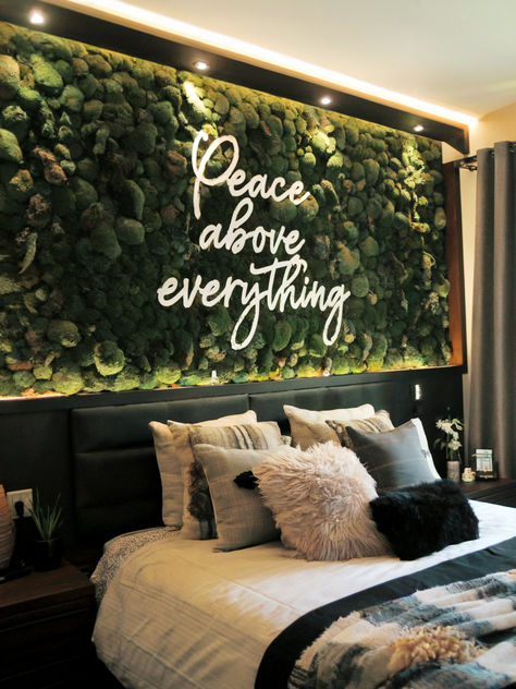 12 Awe Inspiring Moss Wall Ideas Living Wall In Bedroom, Living Room Moss Wall, Moss Wall Art Bedroom, Moss Wall Installation, Bedroom Grass Wall, Grass Wall Bedroom, Green Wall Interior, Bass Lake, Moss Wall Art