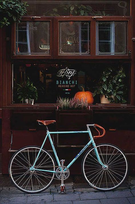 Fixed Gear Gallery :: Bianchi Rekord: Bici Retro, Bianchi Bicycle, Future Bike, Road Bike Wheels, Classic Road Bike, Velo Vintage, Retro Bicycle, Urban Bike, Fixie Bike