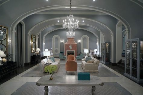 Scream Queens House, Kappa Kappa Tau, Sorority House, Neoclassical Architecture, Queen Room, Scream Queens, Glam Decor, Dream House Interior, House Goals