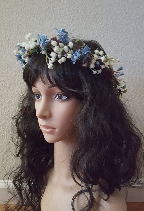 Blue Flower Crown Aesthetic, Blue Flower Crown Wedding, Forget Me Not Flower Crown, Blue And White Flower Crown, Wedding Flower Crown Veil, Blue Flowers In Hair, Flower Crown Wedding Veil, Hydrangea Flower Crown, Flower Crown Blue