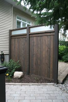 Dark Brown Privacy Fence, Stained Privacy Fence Ideas, Privacy Fence Stain Ideas, Wood Fence Colors Stains, Dark Fence Ideas, Privacy Fence Stain Color, Wood Privacy Fence Stain Colors, Fence Colors Stained, Redwood Fence Stain Colors