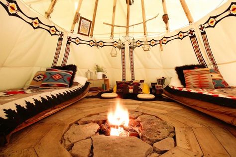 18ft Sioux Tipi in Upstate New York Native American Teepee, Yurt Living, Diy Teepee, Deck Fire Pit, Reconnect With Nature, Cool Tents, Wool Blankets, Teepee Tent, Yurt