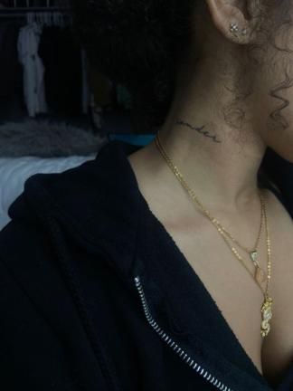 Back Of Neck Tattoos For Women, Small Neck Tattoos, Cute Tattoos On Wrist, Girl Neck Tattoos, Nails Nail Polish, Boho Tattoos, Neck Tattoos Women, Black Girls With Tattoos, Skeleton Hand Tattoo