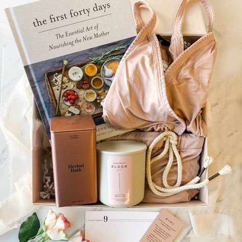 Gifts For Expecting Moms, Postpartum Gift, Pregnancy Gift Box, Pregnancy Safe Products, Sugar Body, Holiday Gift Sets, Nursing Friendly, Pregnancy Gifts, Breast Pumps