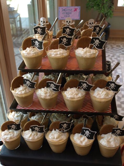 a. party style: pirate ship dessert table Dessert Tables Ideas, Pirate Themed Food, Pirate Snacks, Kids Party Desserts, Pirate Cupcake, Pirate Themed Birthday, Pumpkin Mousse, Pirate Theme Party, Party Dessert Table