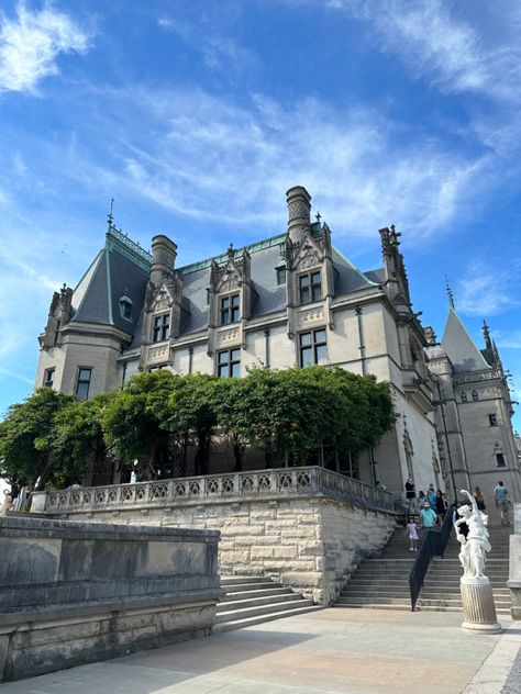 Come to the Biltmore with us!! America’s Largest Home! We had the BEST day! Watch the full experience on my YouTube! Estate Gardens, The Biltmore Estate, The Biltmore, Biltmore Estate, Asheville North Carolina, Gilded Age, The Best Day, Large Homes, Pride And Prejudice