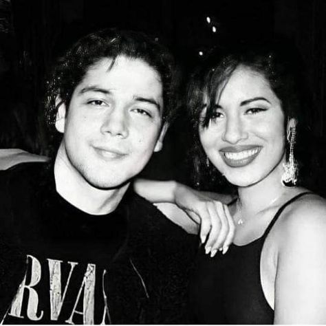 Selena And Chris Perez, Chris Perez, Selena Quintanilla Outfits, Selena Quintanilla Fashion, Singer Fashion, Selena Q, Tejano Music, Selena Quintanilla Perez, Kylie Jenner Outfits