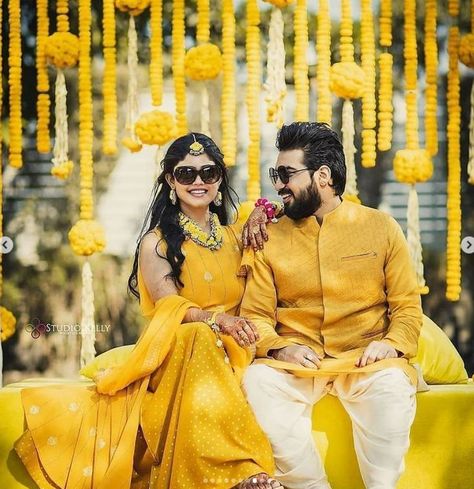 Haldi Poses For Bride, Haldi Photoshoot, Indian Wedding Pictures, Haldi Ceremony Outfit, Indian Bride Poses, Indian Bride Photography Poses, Men Fashion Photoshoot, Sisters Photoshoot Poses, Indian Wedding Poses