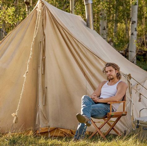 Kayce out camping Kacey Dutton, Cowboy Bunkhouse, Yellowstone Bunkhouse, Yellowstone Men, Yellowstone Kayce, Kayce Dutton, Grimes Music, Yellowstone Series, Luke Grimes