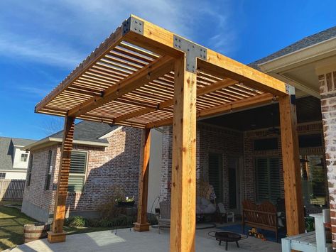 Modern Pergola Ideas, House Backyard Ideas, Pergola Modern, Modern Pergola Designs, Black Pergola, Free Standing Pergola, Attached Pergola, Backyard Covered Patios, Timber Pergola