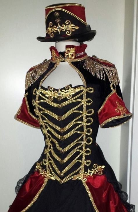 Circus Themed Dress, Gothic Circus Costume, Ringleader Costume Womens, Ringleader Outfit Women, Ring Leader Outfit Drawing, Ringleader Halloween Costume, Circus Ringleader Costume, Circus Outfits Women, Circus Theme Outfits