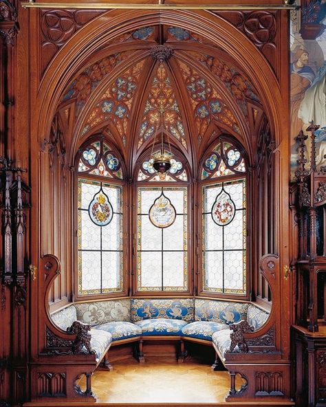 Castle Neuschwanstein, King´s bedchamber Castle Bedroom, Victorian Interior, Castles Interior, Neuschwanstein Castle, Fairytale Castle, Gothic Architecture, Belle Epoque, Bay Window, Stained Glass Windows