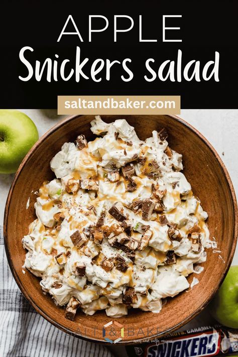 Tart and crisp Granny Smith apples are paired with chopped Snickers bars and a sweet and creamy vanilla pudding and whipped topping mixture for a simple and delicious dessert salad. Perfect for potlucks, barbecues, picnics, and any other gathering! Green Apples Dessert, Apple Snickers Salad, Green Apple Recipes, Snickers Dessert, Caramel Apple Salad, Snicker Apple Salad, Cookie Salad, Snickers Salad, Cool Whip Desserts