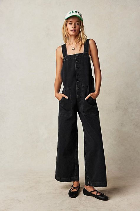 Black Overalls Outfit, Free People Overalls, Fields Of Flowers, Overalls Outfit, Tie Dye Jeans, Black Overalls, Fall Fit, Cold Outfits, Denim Trends