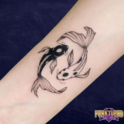 Koi Tattoo Design, 2 Tattoo, Father Tattoos, Ear Tattoo Ideas, Minimal Tattoo Design, Pisces Tattoos, Koi Tattoo, Koi Fish Tattoo, Bff Tattoos