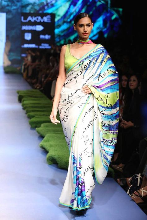 satya-paul-gauri-khan-debut-lakme-fashion-week-summer-2015 White Sarees, Desi Couture, Gauri Khan, Indian Wedding Ideas, Satya Paul, Saree Blouse Neck Designs, India Style, Saree Fashion, Eternal Beauty