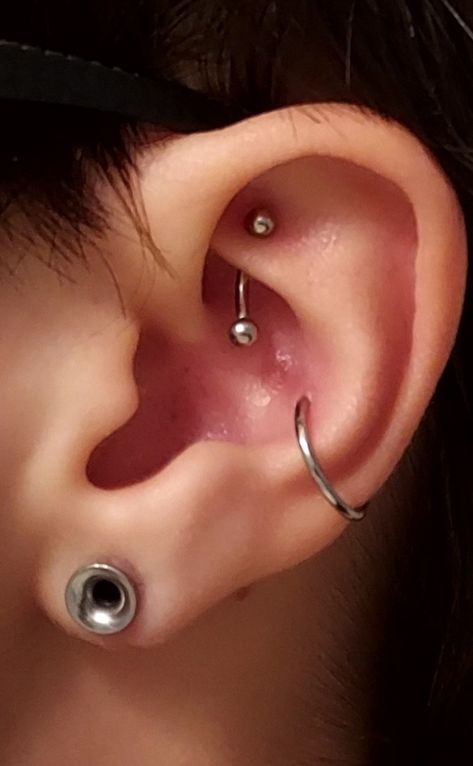 Stretched Ear, Cool Piercings, Conch Piercing, Stretched Ears, October 2022, Beauty Stuff, Conch, Piercings, Ring