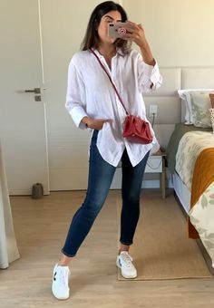 Sports Day Outfit, Madrid Outfits, Trendy Mom Outfits, Look Jean, Shirt Dress Outfit, Western Wear Outfits, Outfit Primavera, Winter Fashion Outfits Casual, Casual Day Outfits