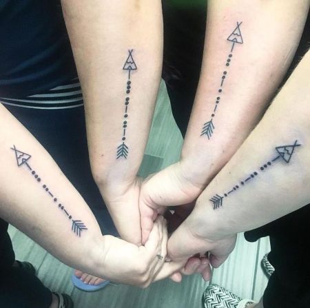 Best Friend Tattoos Arrows, Best Friend Arrow Tattoo Ideas, Tribe Symbol Tattoo, Friendship Tribe Tattoo, Best Friend Tattoos Outdoors, Sisterhood Tattoos Friends, My Tribe Tattoo, Tribe Tattoo Friendship, Friend Symbol Tattoo