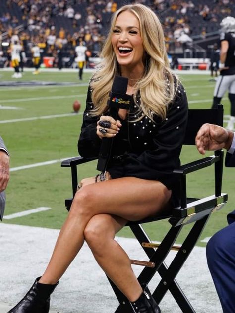 Carrie Underwood Costume, Carrie Underwood Legs, Carrie Underwood Workout, Carrie Underwood Pictures, Carrie Underwood Style, Plant Styling, Top Halloween Costumes, Carrie Underwood Photos, Bare Beauty