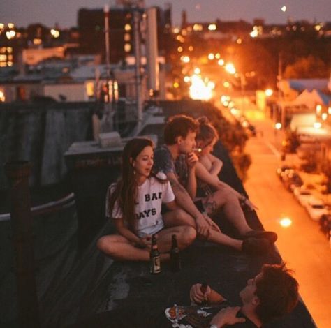 Grunge Friends, City Lights, The Edge, At Night, Roof, The City, We Heart It, Beer, Lost