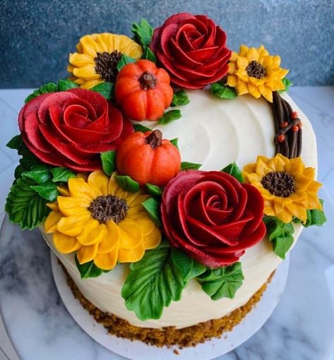 Fall Decorated Birthday Cakes, Fall Flowers On Cake, Fall Flower Cake Ideas, Fancy Fall Cakes, October Birthday Cakes For Women, Fall Flowers Cake, Fall Anniversary Cake, September Cakes Ideas, Fall Cake Designs Simple