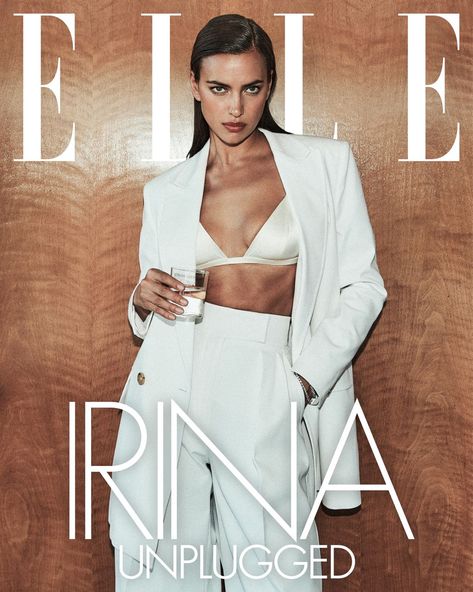 Irina Unplugged Elle Us, Quoi Porter, 사진 촬영 포즈, Fashion Magazine Cover, White Suit, Fashion Cover, Vogue Covers, Studio Photoshoot, Elle Magazine