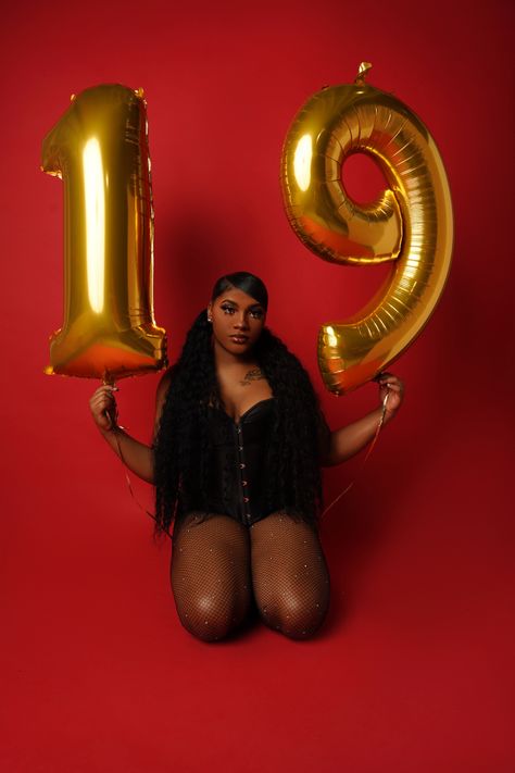 pose
19 Birthday Photoshoot Ideas 90s, Birthday Photoshoot Ideas 90s Theme, 19 Year Old Photoshoot Ideas, 19 Year Old Birthday Ideas, Photoshoot Ideas 90s, 19th Birthday Photoshoot Ideas, Year Old Photoshoot Ideas, 19th Birthday Photoshoot, Old Photoshoot