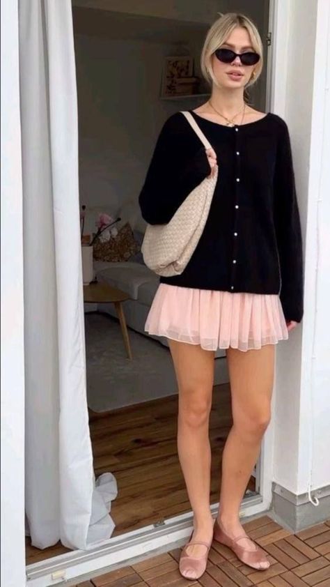 Skirt With Flats Outfit, Outfit Ideas For Ballet Show, Linda Sza Outfits, Plaid Mini Skirt Outfit Summer, Going To The Ballet Outfit, Small Cardigan Outfit, Balletcore Summer, Linda Sza, Casual Coquette