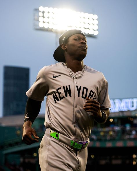 Bahamian baseball pro Jazz Chisholm Jr. made his Yankees debut on Sunday night against the Red Sox. ⚾️🇧🇸 - Acquired from the Marlins on Saturday, the 26-year-old Chisholm batted fifth and played center field in Sunday’s 8-2 win over the Red Sox at Fenway Park. - (mlb, yankees, espn) - Follow @muddasick242 if you love The Bahamas ☀️🏝️ and the Bahamian people! 🇧🇸 - ENTERTAINMENT PURPOSES ONLY Jazz Chisholm Jr, Ya Like Jazz?, Baseball Videos, Subway Series, Gleyber Torres, Baseball Photography, Damn Yankees, Baseball Pictures, Play Baseball