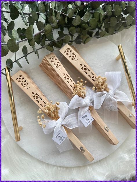 [Promotion] Summer Wedding Bulk Favors Sandalwood Hand Fan Favor - Etsy Turkey #beachweddingfavorsforguests Beach Wedding Favors For Guests, Wings Decor, Fan Wedding Favors, Fan Favors, Wooden Fan, Engagement Favors, Wedding Giveaways, Wedding Fans, Unique Favors