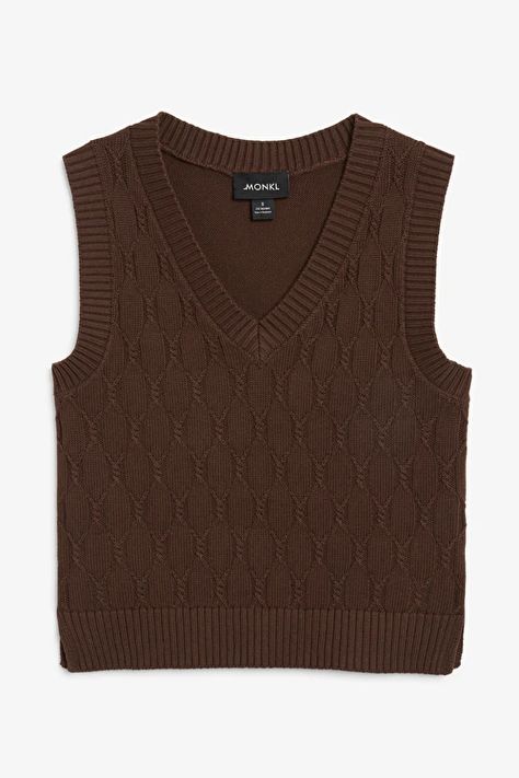 Gingerbread Costume, Goblincore Clothes, Vest Looks, Vintage Sweater Vest, Knitted Vests, Sweater Vest Outfit, Cable Knit Vest, Brown Knit Sweater, Coffee Fashion