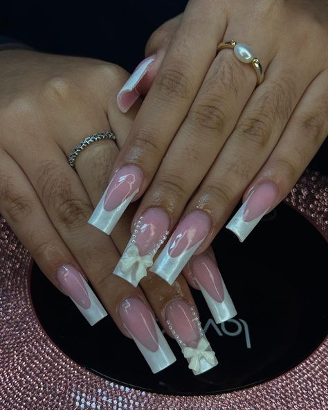 chrome frenchies 🤍 #westpalmbeachnailtech #greenacresnailtech #westpalmbeachnails #greenacresnails #wpbnails #wpbnailtech #southfloridanails #southflorida #beginnernailtech #naildesign #explorepage Chrome Frenchies, Nail Inspo Chrome, Frenchies Nails, Beach Nails, West Palm Beach, West Palm, Nail Tech, Nail Inspo, Nail Designs