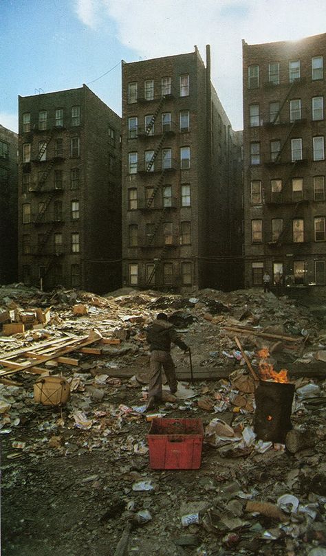 vintage everyday: Street Scenes of New York City of the Seventies 70s Menswear, Nyc 1970s, 2pac Changes, Bronx Nyc, Nyc History, The Seventies, New York Photos, Vintage Everyday, City Pictures